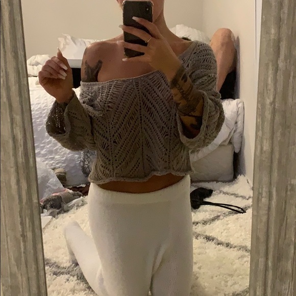 Crop off shoulder crotchet top - Picture 3 of 3